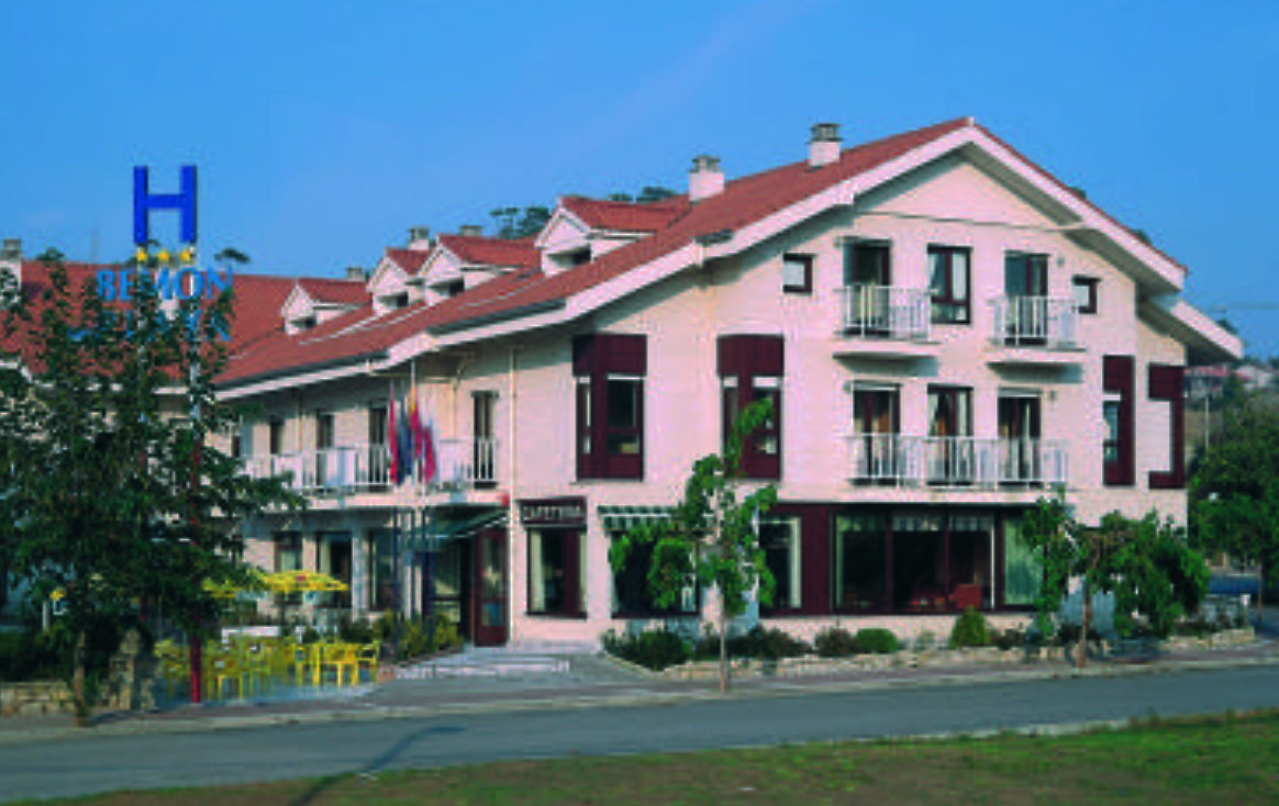 Hotel Bemon Playa Somo Exterior photo